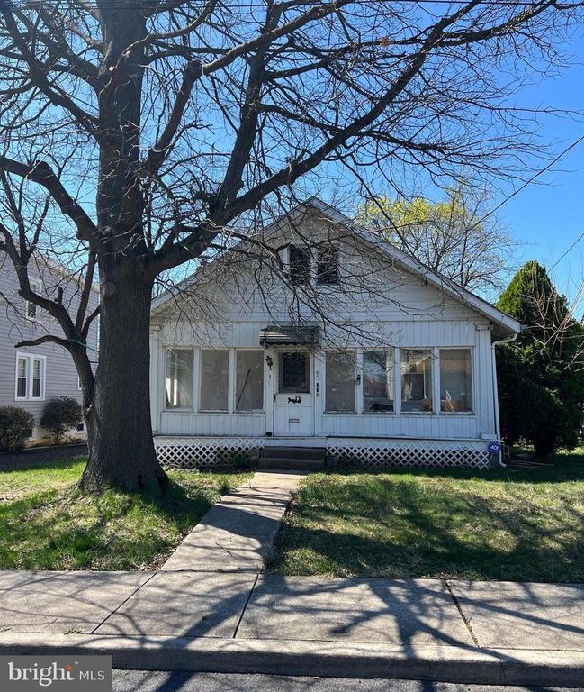 218 E MONUMENT AVE, Hatboro, PA 19040