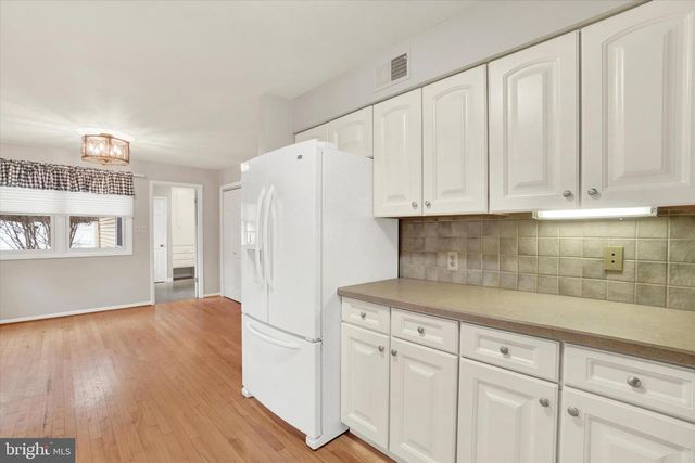 2172 SOUTHBROOK DR, York, PA 17403