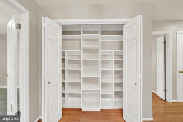 2172 SOUTHBROOK DR, York, PA 17403