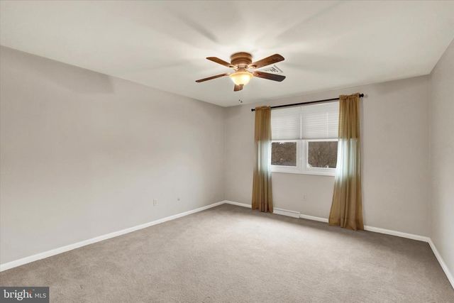 2172 SOUTHBROOK DR, York, PA 17403