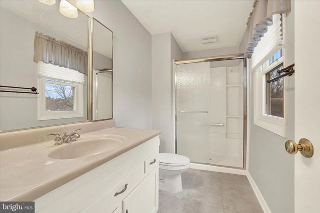 2172 SOUTHBROOK DR, York, PA 17403