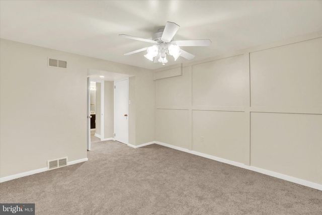 2172 SOUTHBROOK DR, York, PA 17403