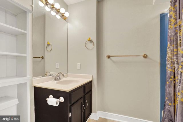 2172 SOUTHBROOK DR, York, PA 17403