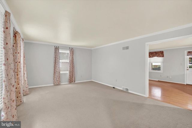 2172 SOUTHBROOK DR, York, PA 17403