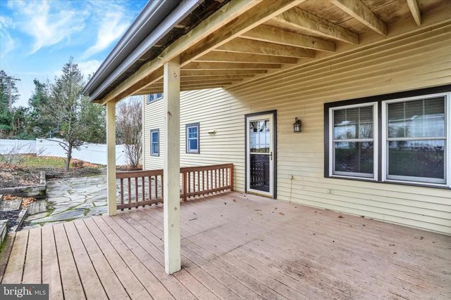 2172 SOUTHBROOK DR, York, PA 17403