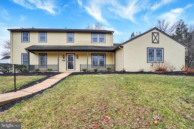 2172 SOUTHBROOK DR, York, PA 17403