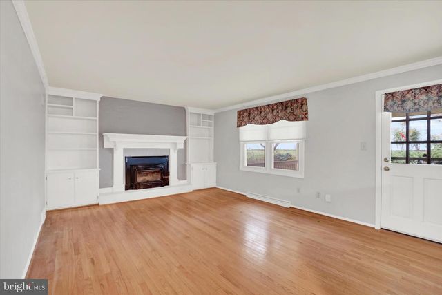 2172 SOUTHBROOK DR, York, PA 17403