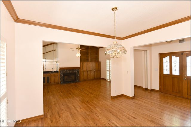 1004 LOS JARDINES Circle, El Paso, TX 79912