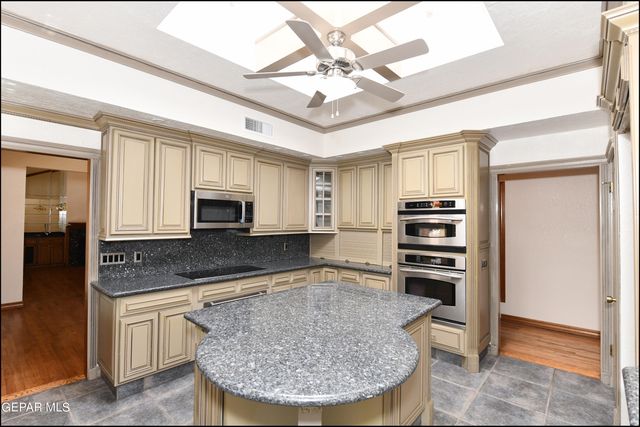 1004 LOS JARDINES Circle, El Paso, TX 79912