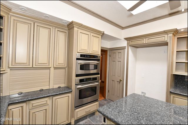 1004 LOS JARDINES Circle, El Paso, TX 79912