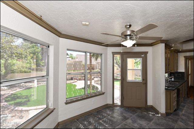 1004 LOS JARDINES Circle, El Paso, TX 79912