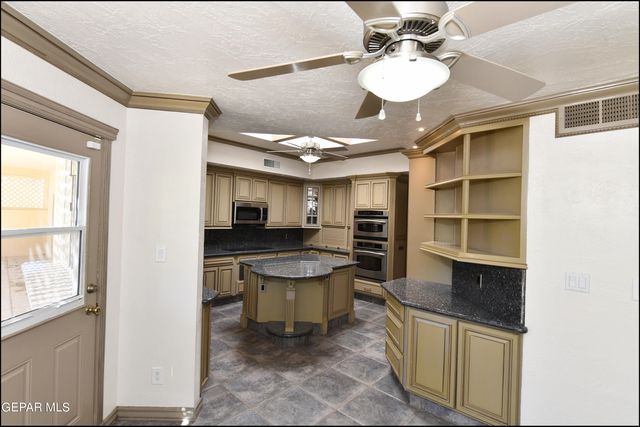 1004 LOS JARDINES Circle, El Paso, TX 79912