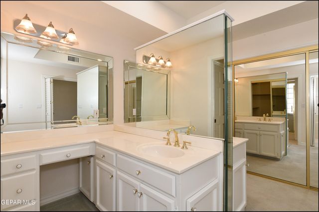 1004 LOS JARDINES Circle, El Paso, TX 79912