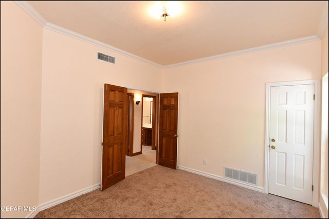 1004 LOS JARDINES Circle, El Paso, TX 79912