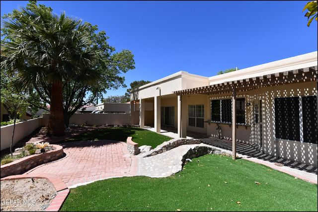 1004 LOS JARDINES Circle, El Paso, TX 79912