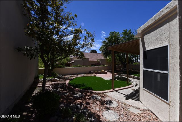 1004 LOS JARDINES Circle, El Paso, TX 79912