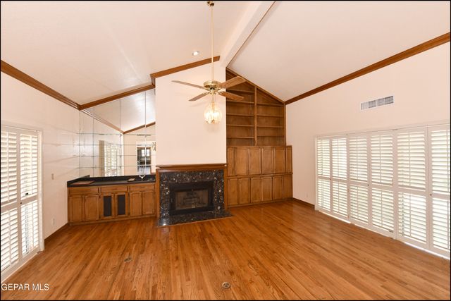 1004 LOS JARDINES Circle, El Paso, TX 79912