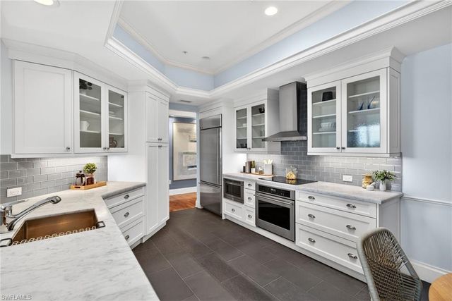 625 5th AVE S PH-302, Naples, FL 34102