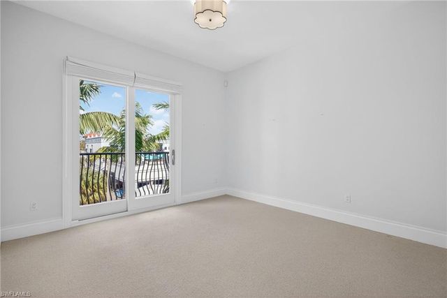 625 5th AVE S PH-302, Naples, FL 34102