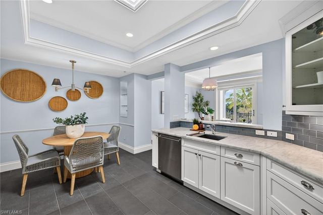 625 5th AVE S PH-302, Naples, FL 34102