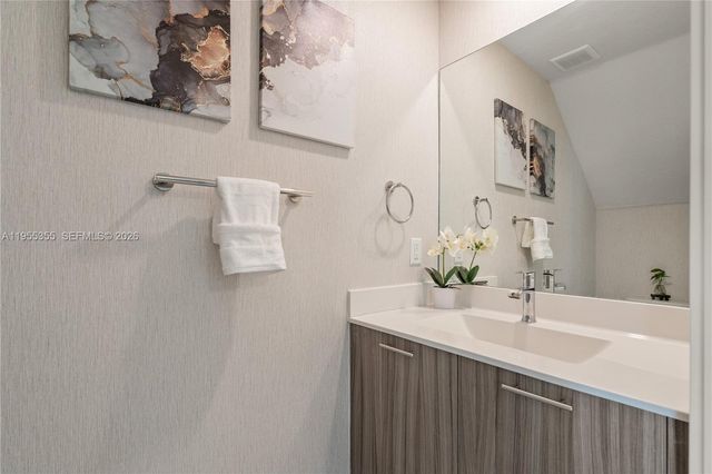 4809 NW 83rd Pkwy, Doral, FL 33166