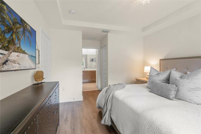 4809 NW 83rd Pkwy, Doral, FL 33166