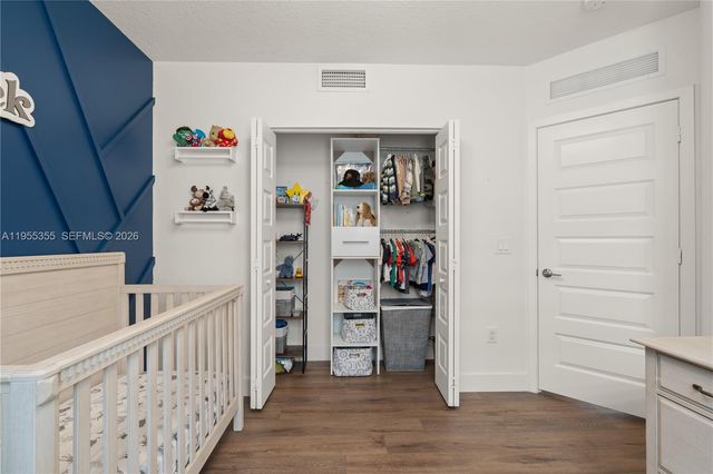 4809 NW 83rd Pkwy, Doral, FL 33166