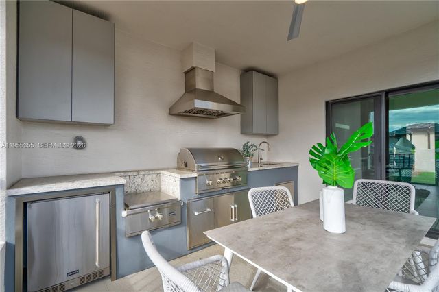 4809 NW 83rd Pkwy, Doral, FL 33166