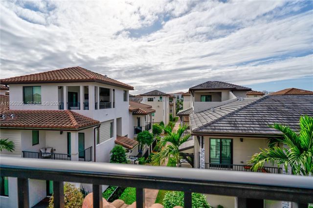 4809 NW 83rd Pkwy, Doral, FL 33166