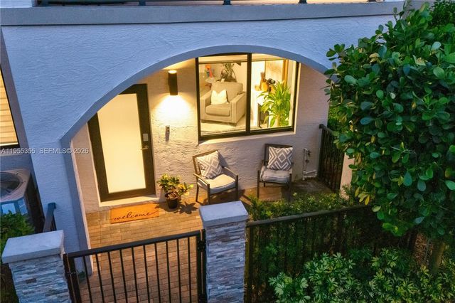 4809 NW 83rd Pkwy, Doral, FL 33166