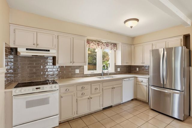 5 Mary Lane Court, Frankenmuth, MI 48734
