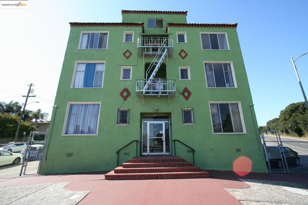 1458 E 33rd Street, Oakland, CA 94602