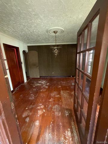 17594 Indiana Street, Detroit, MI 48221