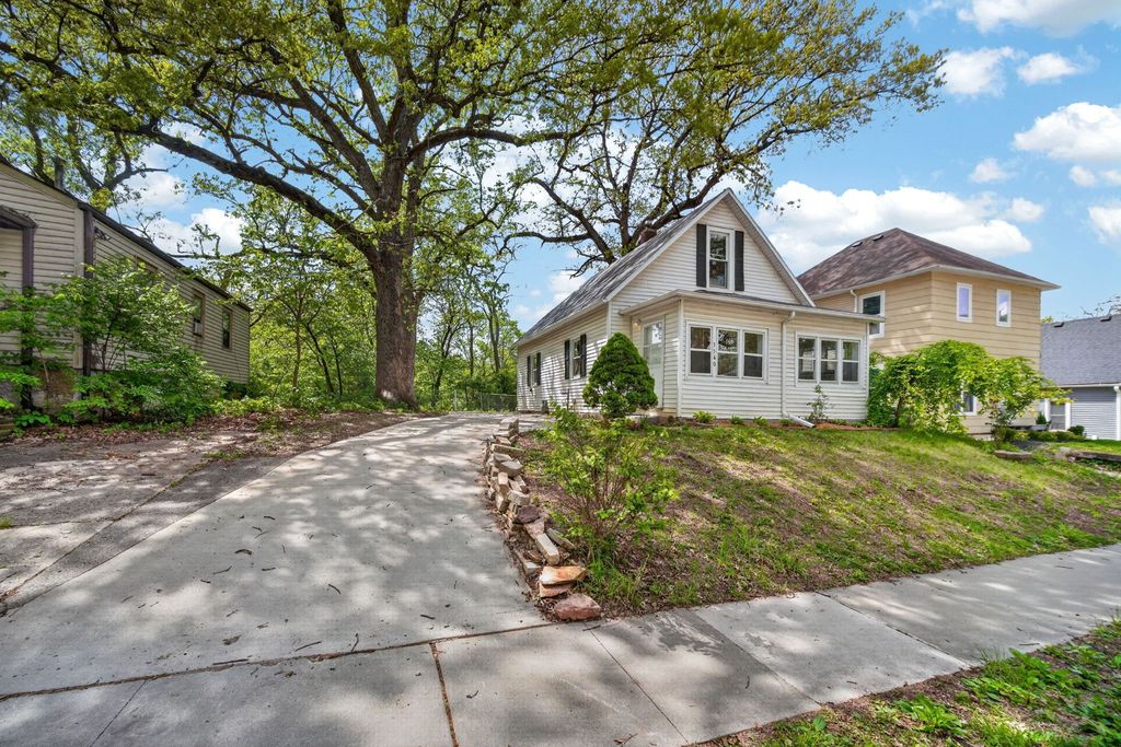 1540 33rd Street, Des Moines, IA 50311