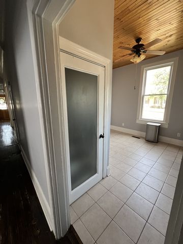 201 Pleasant St, Mount Pleasant, TN 38474