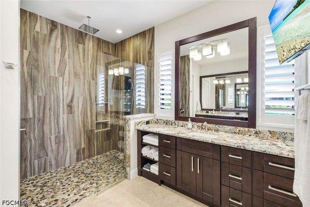 128 NW 39th AVE, Cape Coral, FL 33993
