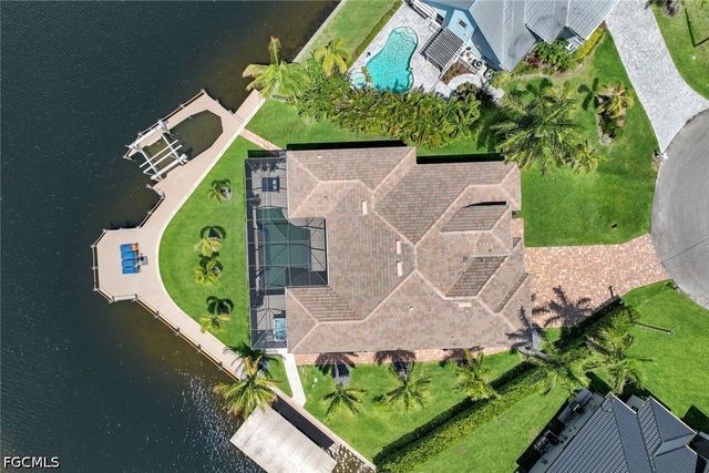 128 NW 39th AVE, Cape Coral, FL 33993