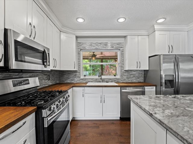 8007 COTE COURT, Orlando, FL 32836