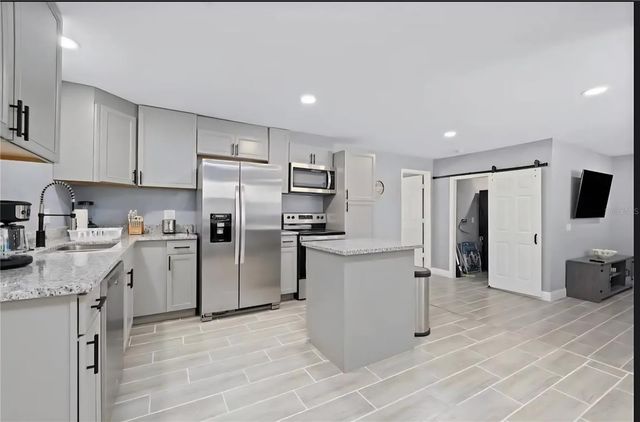 1004 N BETTY LANE, Clearwater, FL 33755