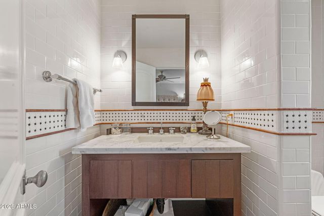 8500 N GOLF Drive, Paradise Valley, AZ 85253