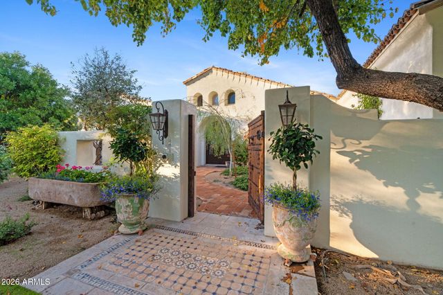 8500 N GOLF Drive, Paradise Valley, AZ 85253