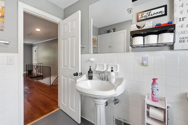 399 N Nelson Road, Columbus, OH 43219