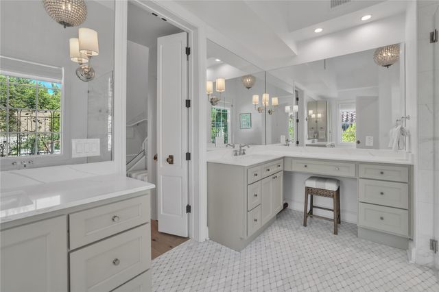 203 Black Wolf RUN, Austin, TX 78738