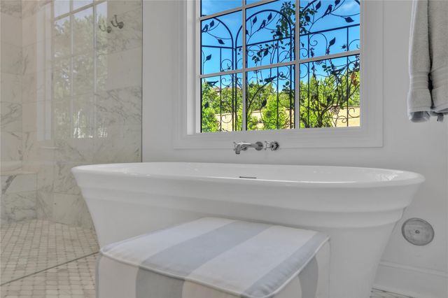203 Black Wolf RUN, Austin, TX 78738