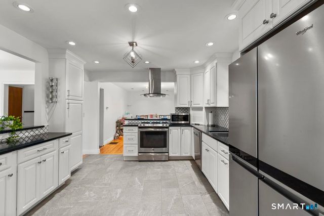 45 Ansonia Road, Woodbridge, CT 06525