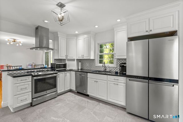 45 Ansonia Road, Woodbridge, CT 06525