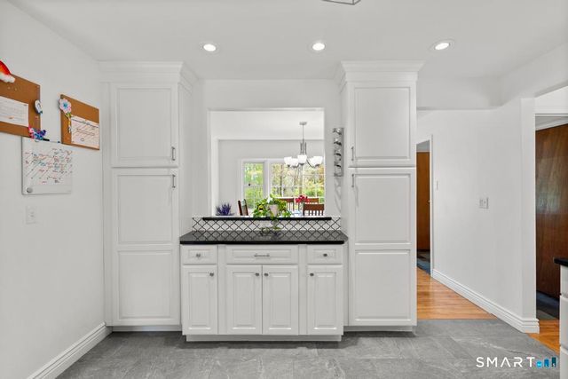 45 Ansonia Road, Woodbridge, CT 06525