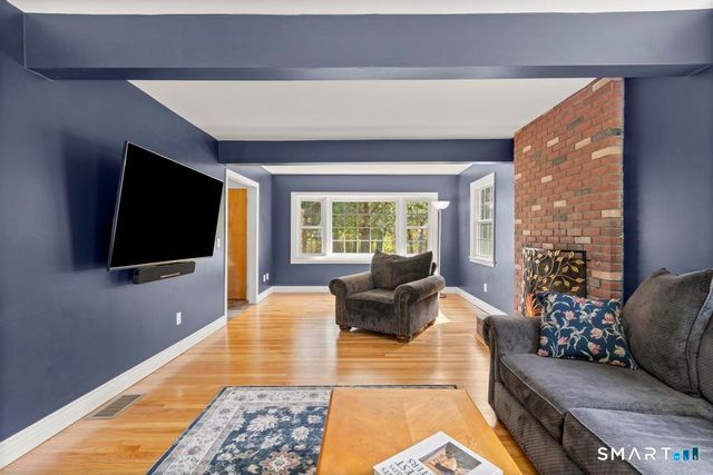 45 Ansonia Road, Woodbridge, CT 06525
