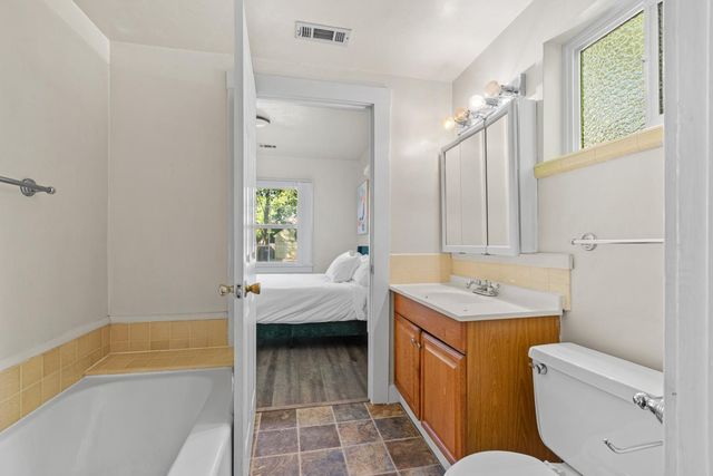 3132 B St, Sacramento, CA 95816