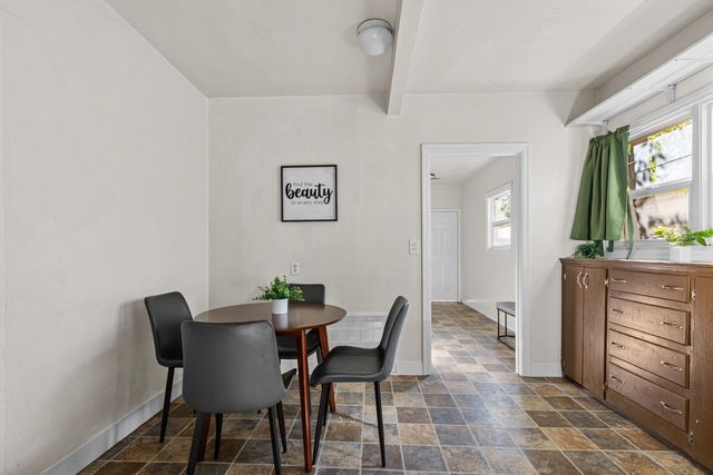 3132 B St, Sacramento, CA 95816